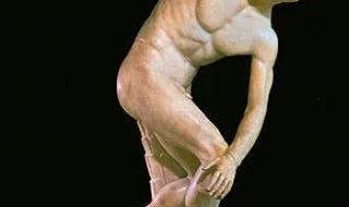 掷铁饼者是谁雕塑的